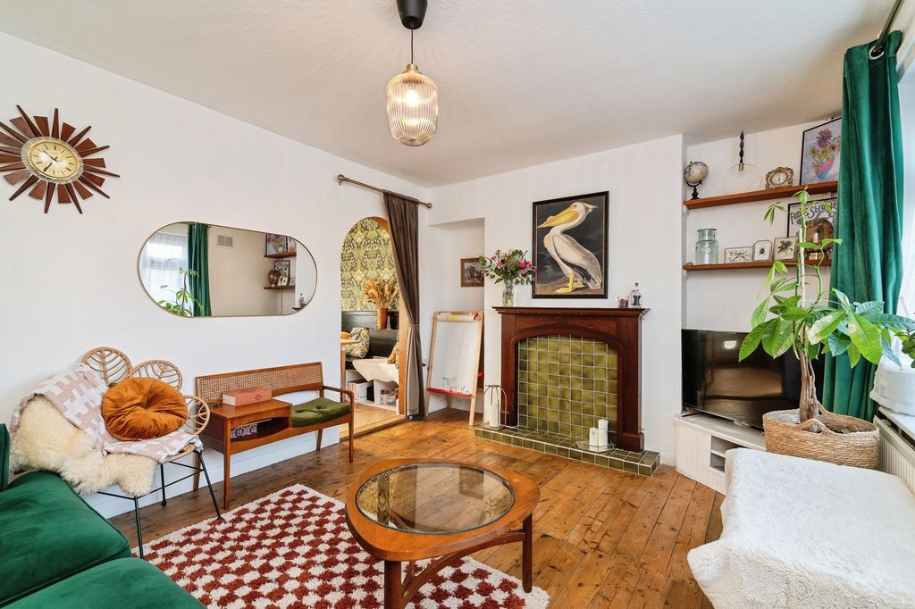 Property photo 3 of 20 Pbox-Img.Jpg