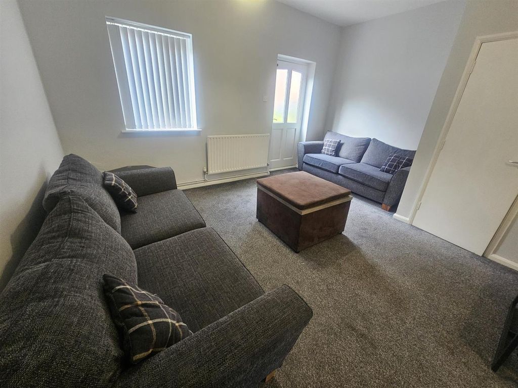 Property photo 2 of 16 1000046242.Jpg