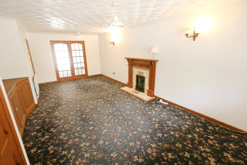 Property photo 2 of 14 Living Room