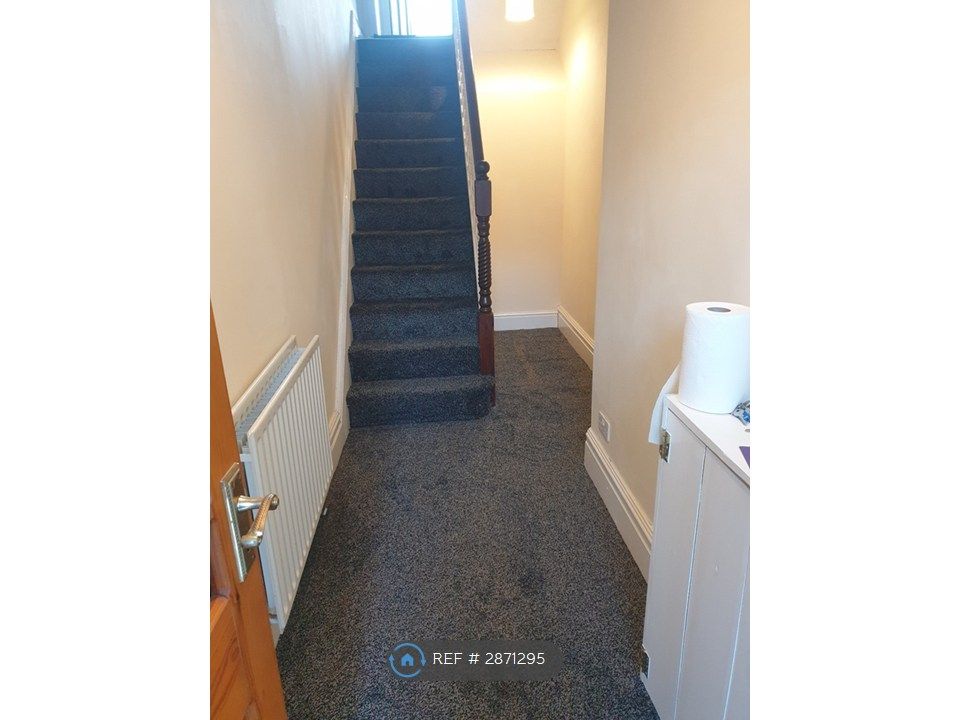 Property photo 1 of 8 Entrance