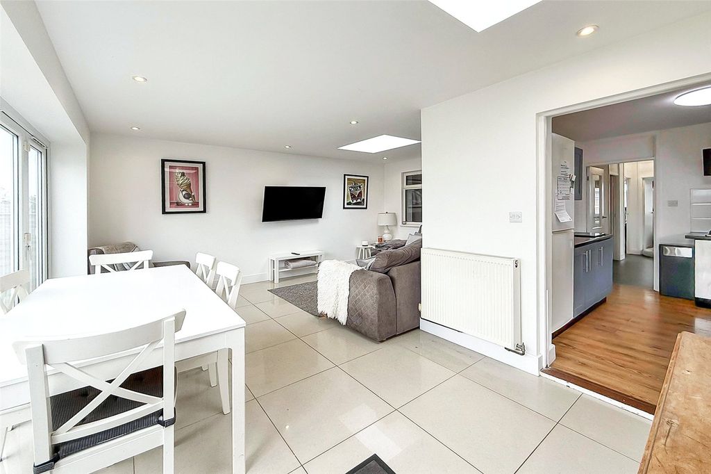 Property photo 2 of 19 Picture No. 05