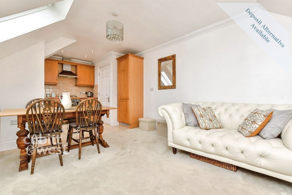 Property photo 2 of 14 Dining Area