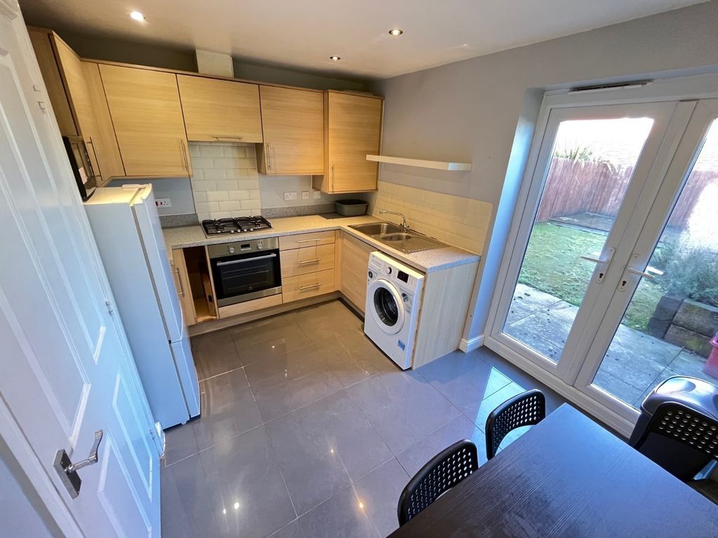 Property photo 2 of 21 Picture No. 08