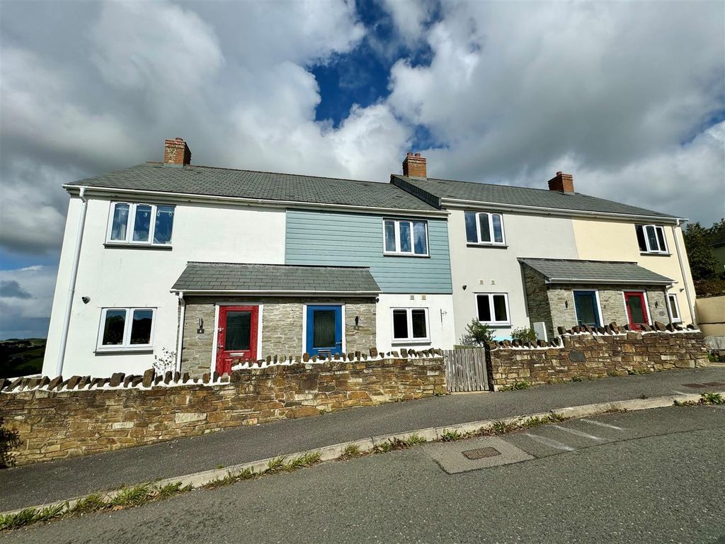 Property photo 1 of 15 3 Pen Y Morfa