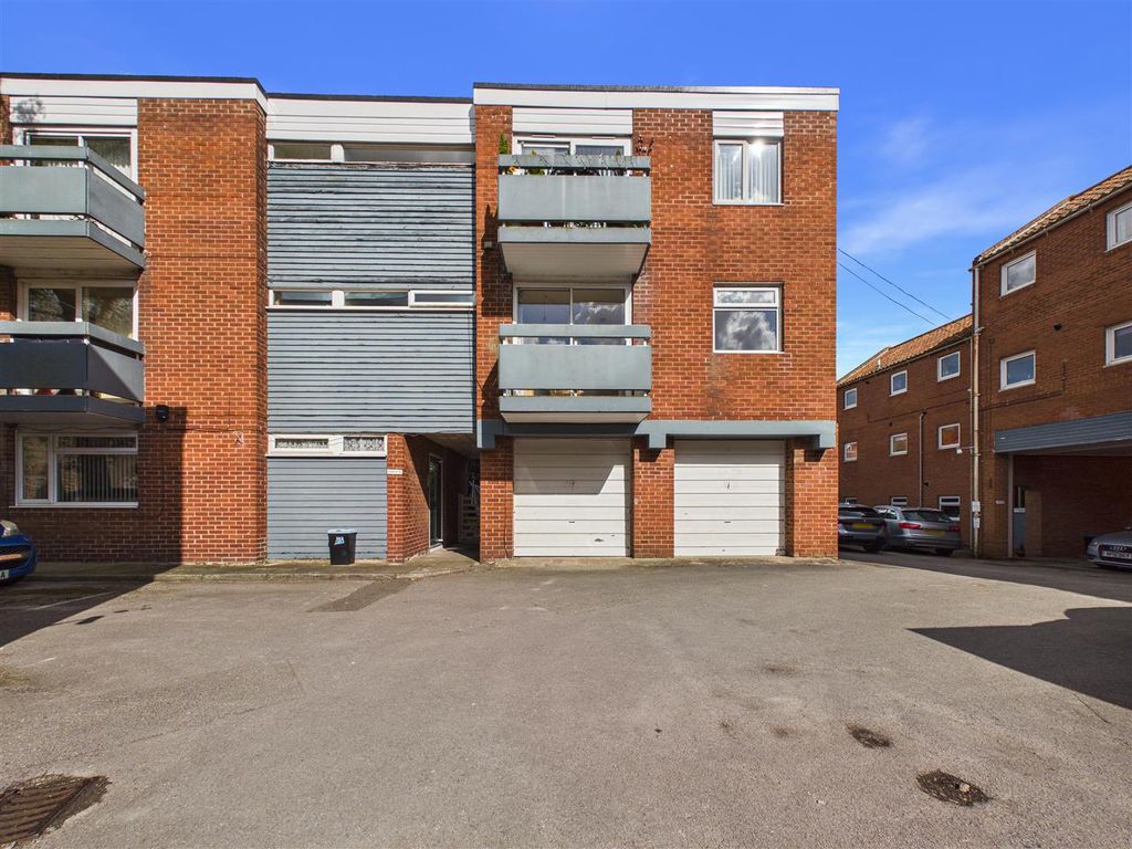 Property photo 1 of 13 Cam05193G0-Pr0139-Still017.Jpg