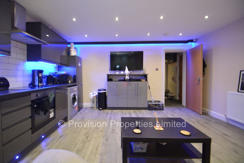 Property photo 2 of 10 Photo