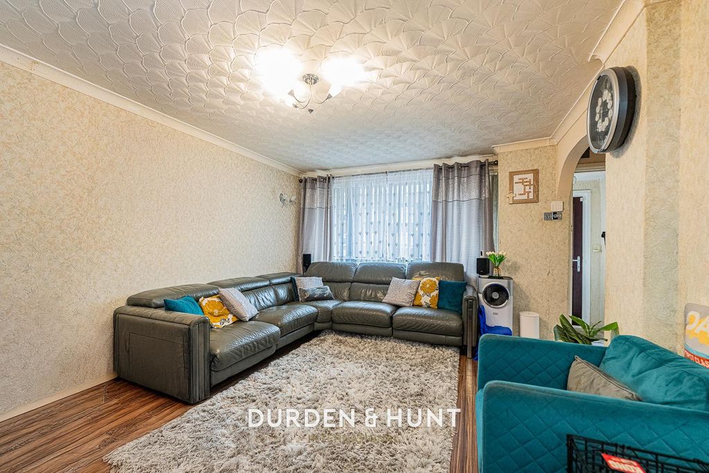 Property photo 3 of 15 Highfield-15.1.Jpg