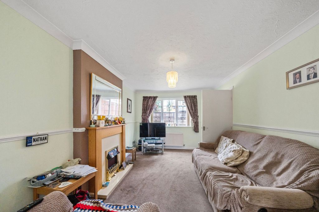 Property photo 2 of 21