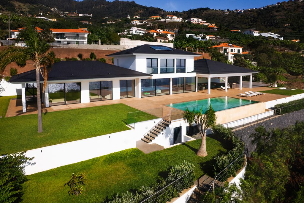 Property photo 1 of 61