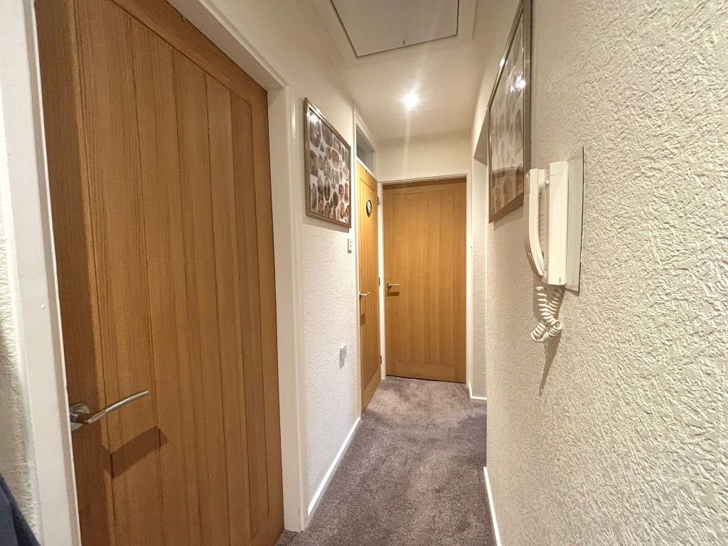 Property photo 3 of 12 Hallway