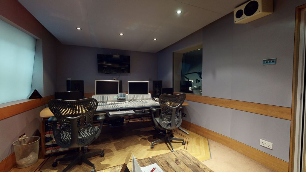 Property photo 3 of 14 Edit Studio