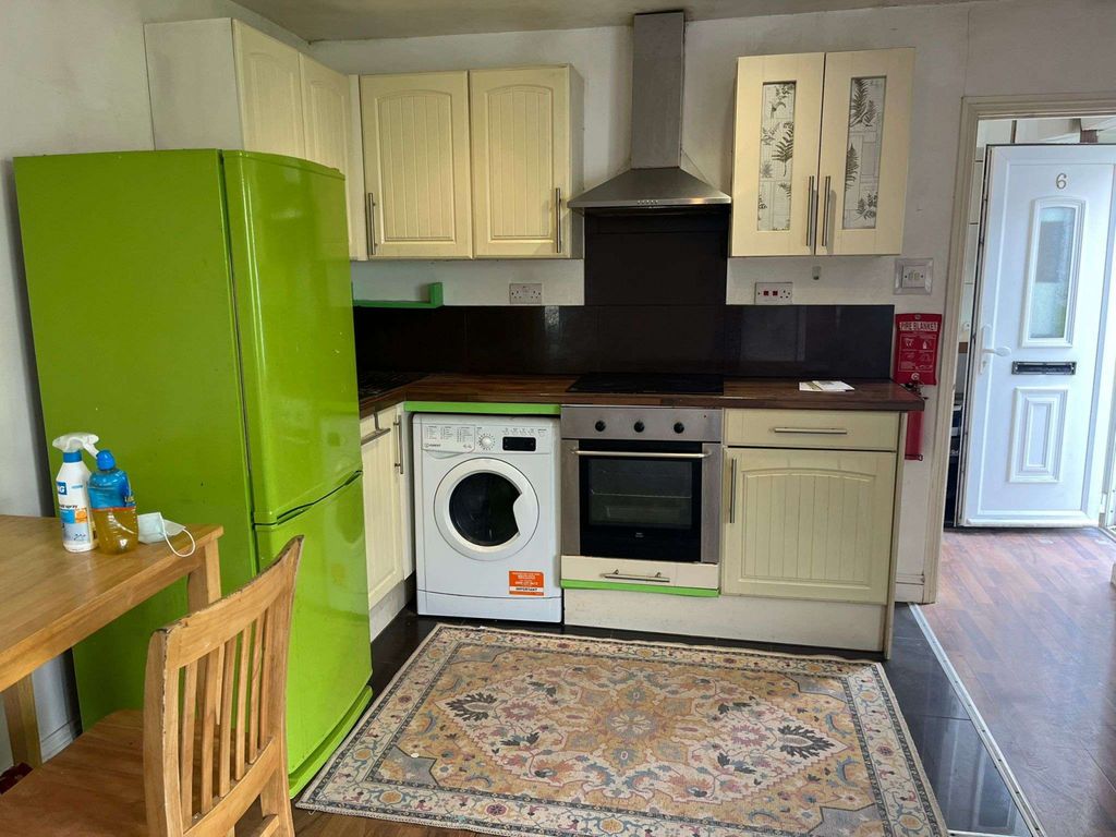Property photo 3 of 12 Gallery