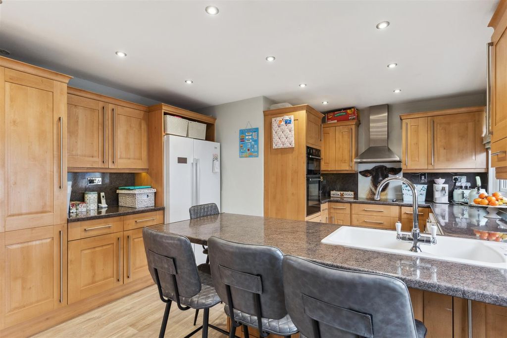 Property photo 2 of 22 Kitchen