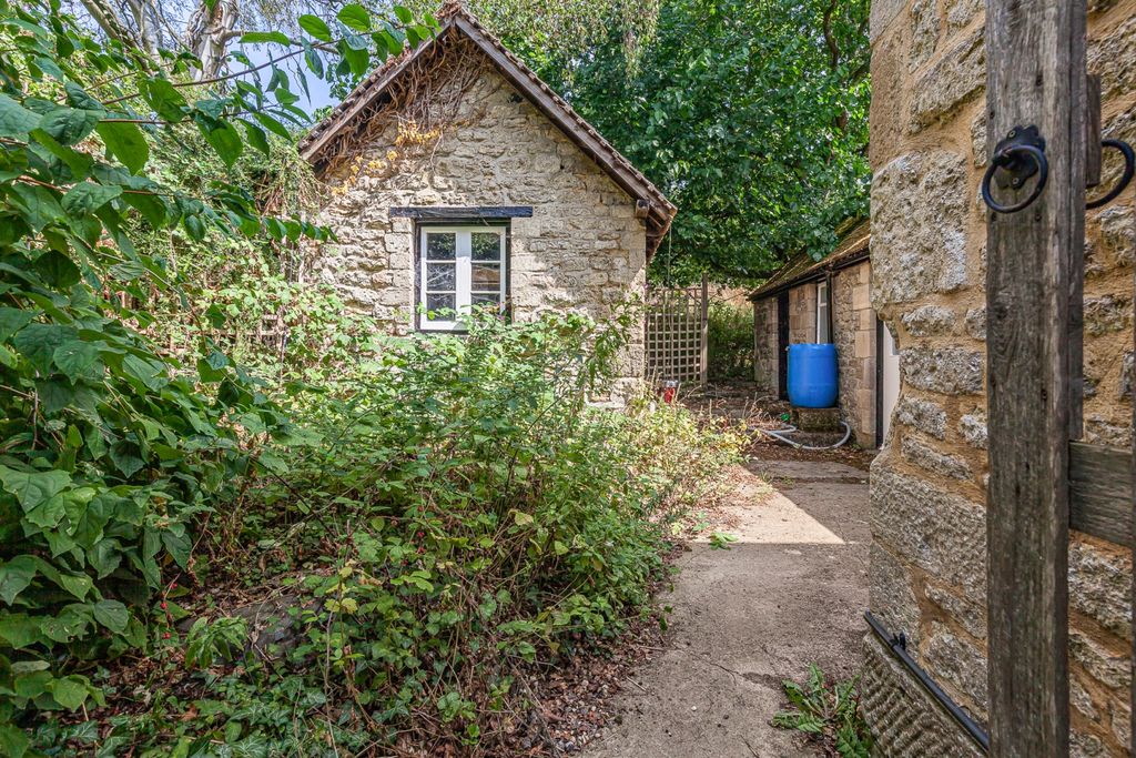 Property photo 1 of 9 301039