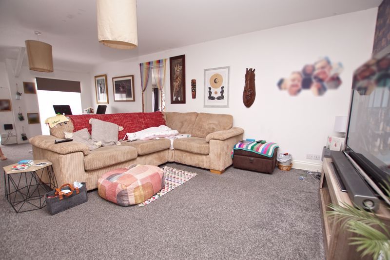 Property photo 2 of 13 Lounge