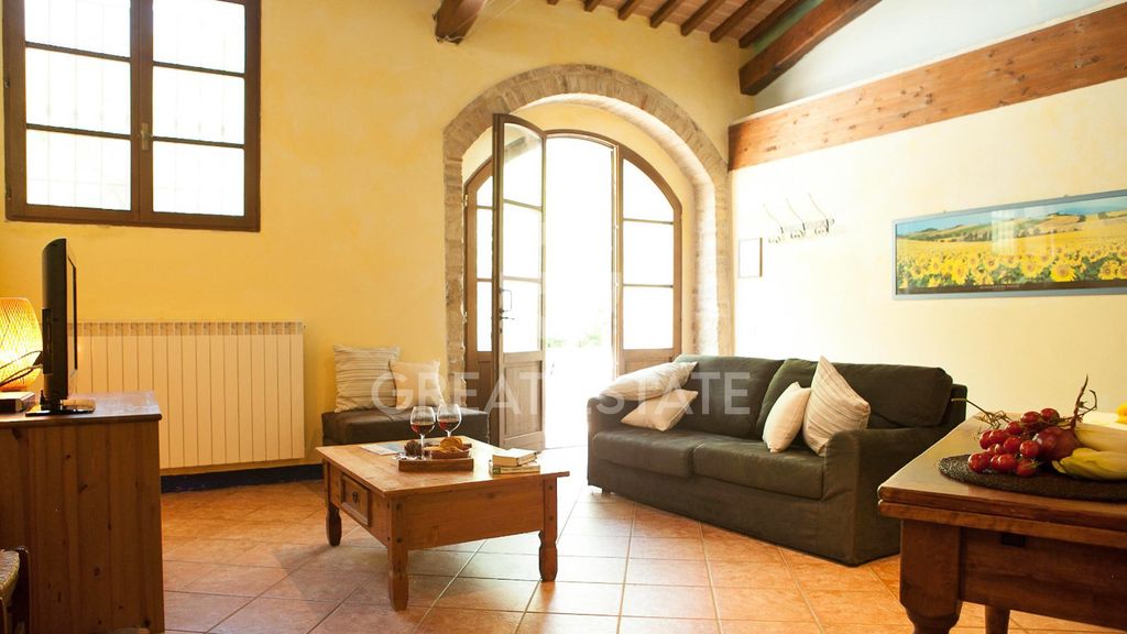 Property photo 2 of 22 Interiors