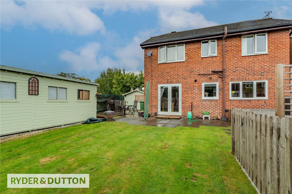 Property photo 2 of 22 Picture No. 17