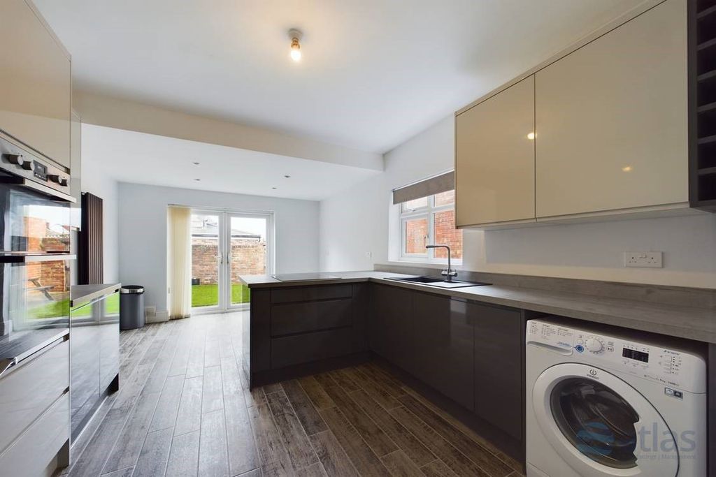 Property photo 3 of 16 Property Image