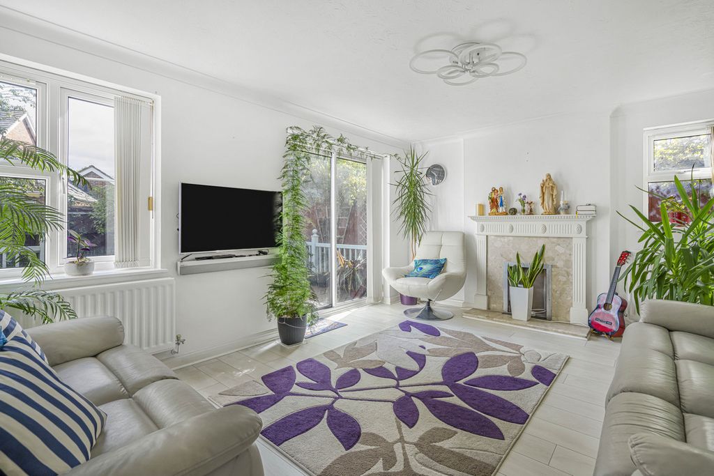 Property photo 3 of 24