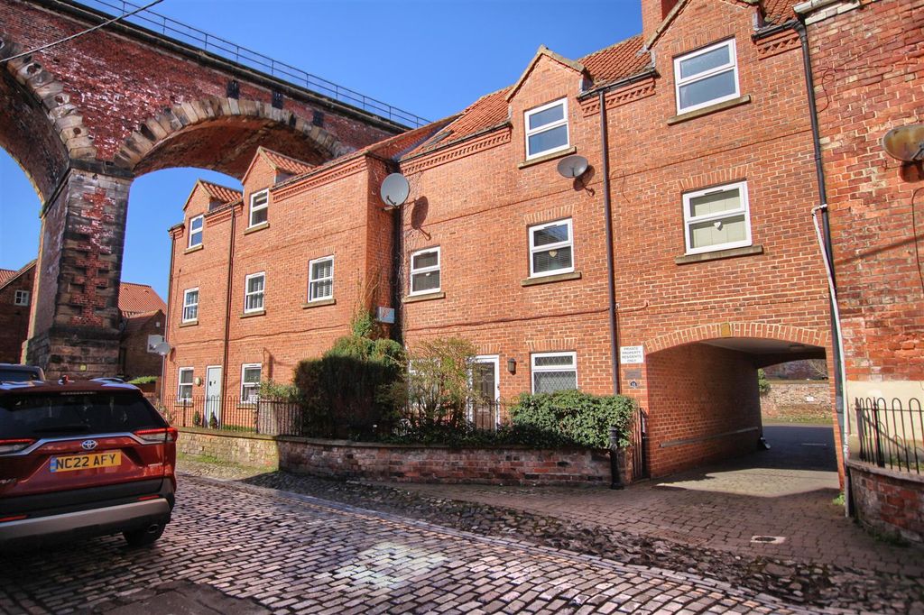 Property photo 2 of 9 Hy2.Jpg