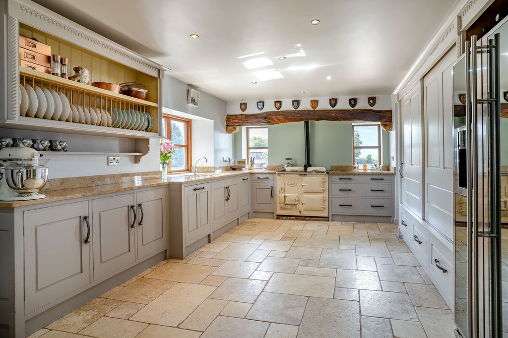 Property photo 2 of 42 P044235_02.Jpg