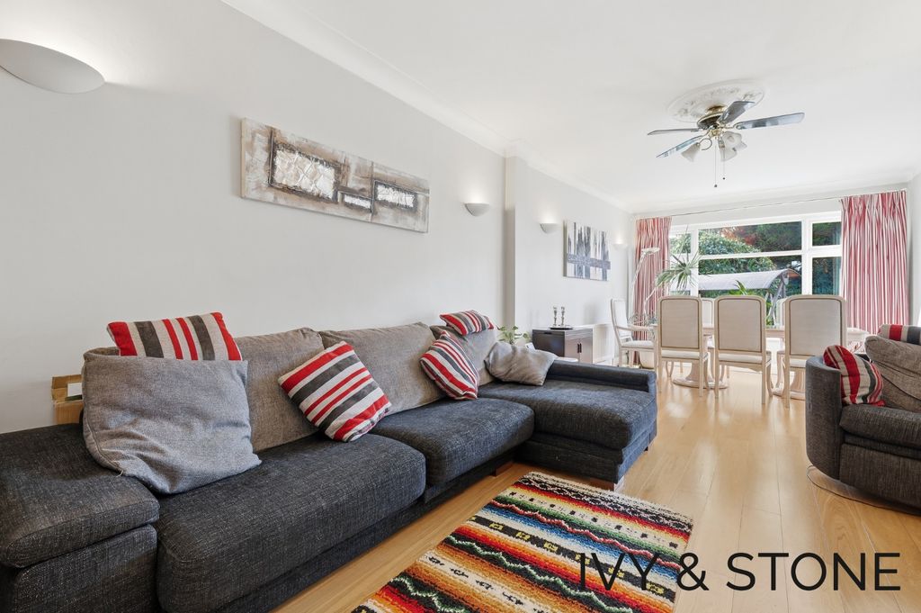 Property photo 3 of 29 3401022