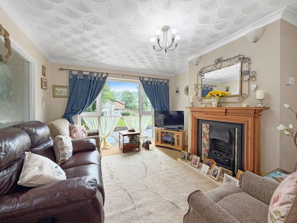 Property photo 3 of 34