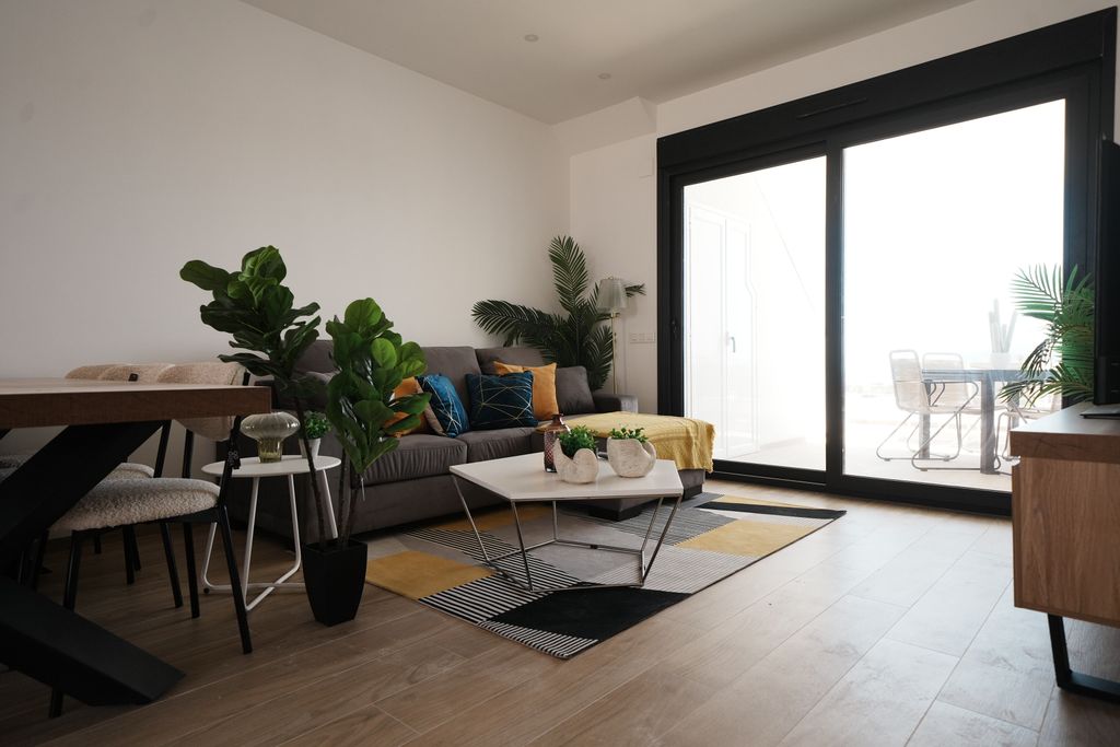 Property photo 3 of 27