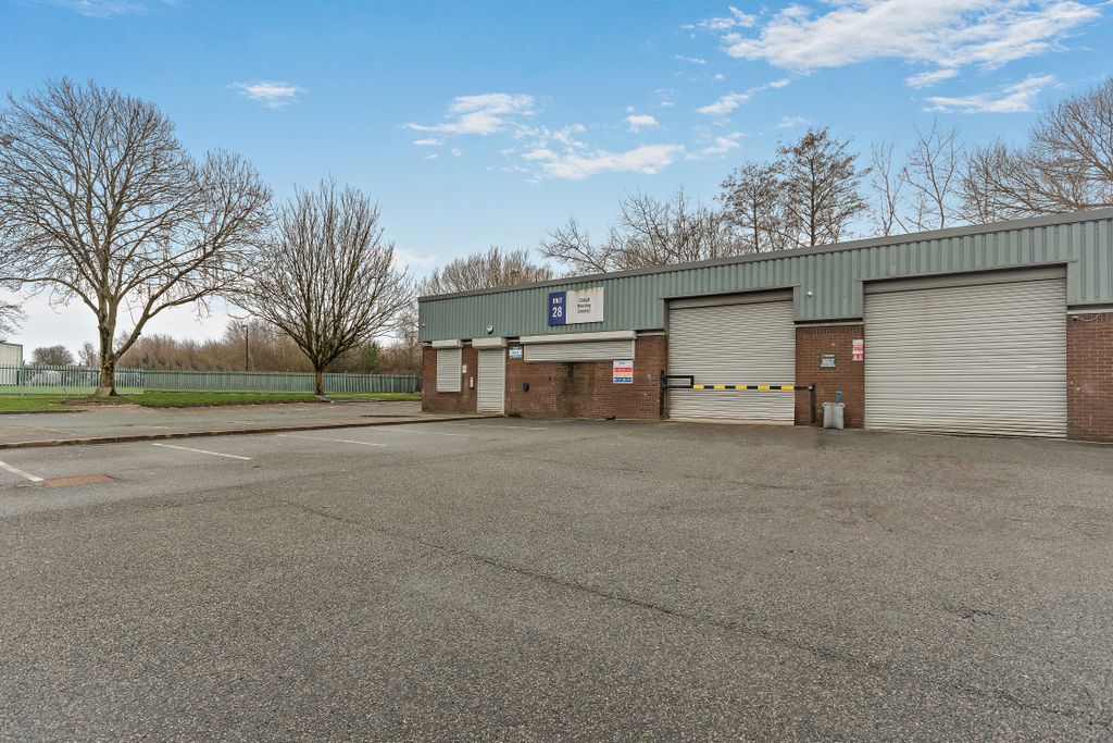 Property photo 3 of 9 8678061-Exterior04-v2-800