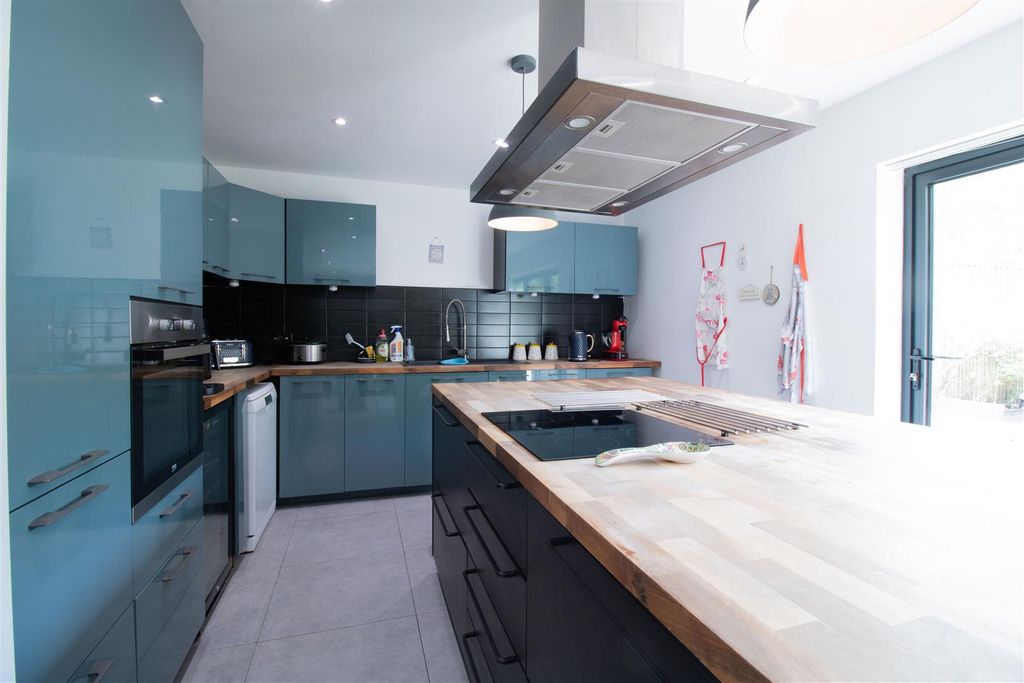 Property photo 3 of 33 Img_5301.Jpg