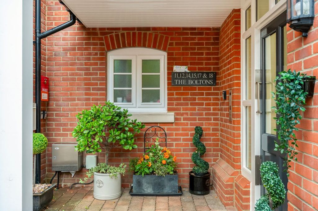 Property photo 3 of 19