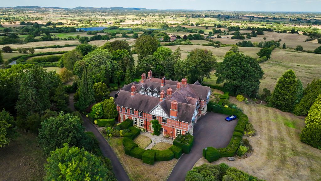 Property photo 2 of 50