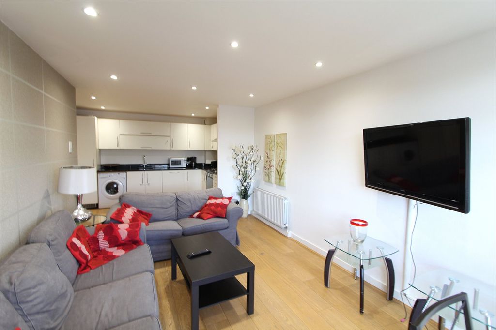 Property photo 3 of 8 Picture No. 11