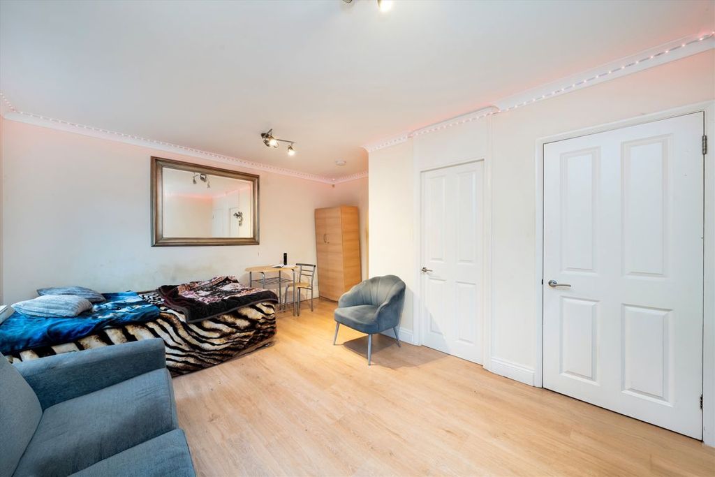 Property photo 2 of 4