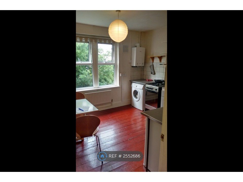Property photo 2 of 6 Kitchen