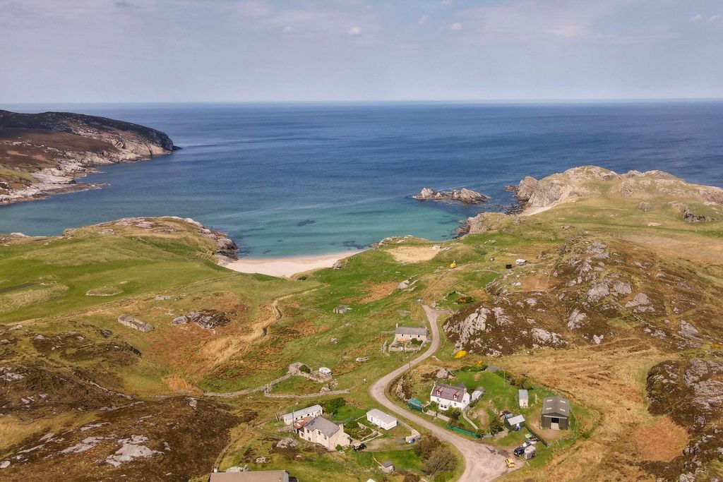 Property photo 3 of 18