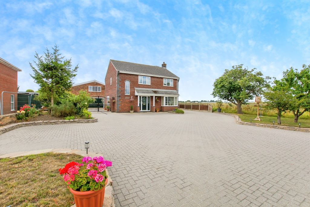 Property photo 1 of 27