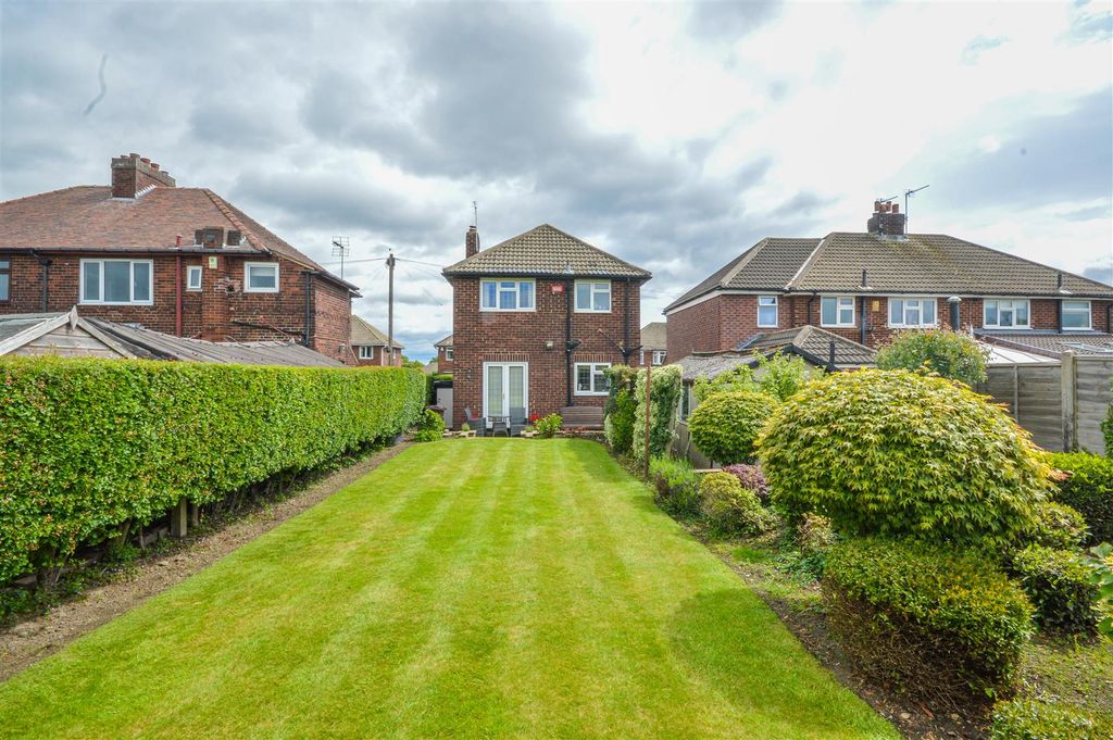 Property photo 2 of 13