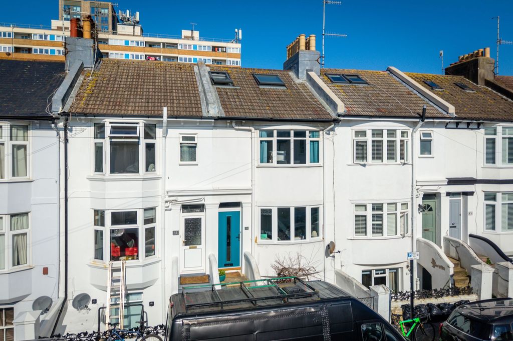 Property photo 3 of 17