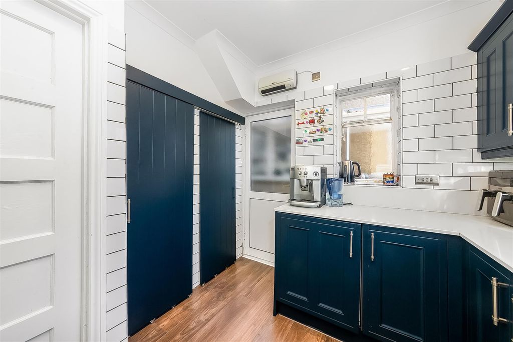 Property photo 3 of 15 Kitchen