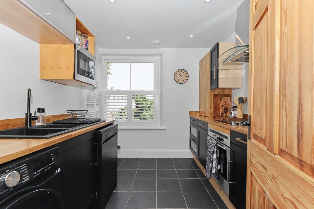 Property photo 3 of 21 336301