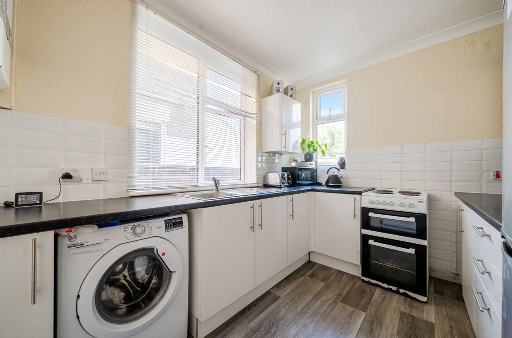 Property photo 2 of 9 1497889-6-6A671Ae...