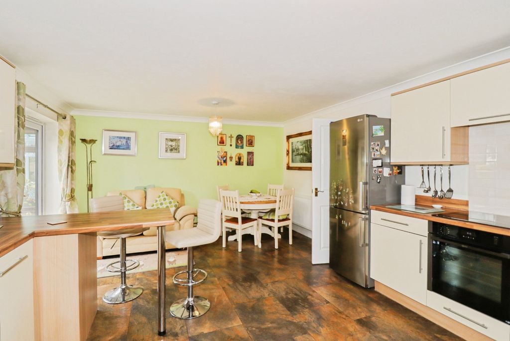 Property photo 2 of 25 Pbox-Img.Jpg