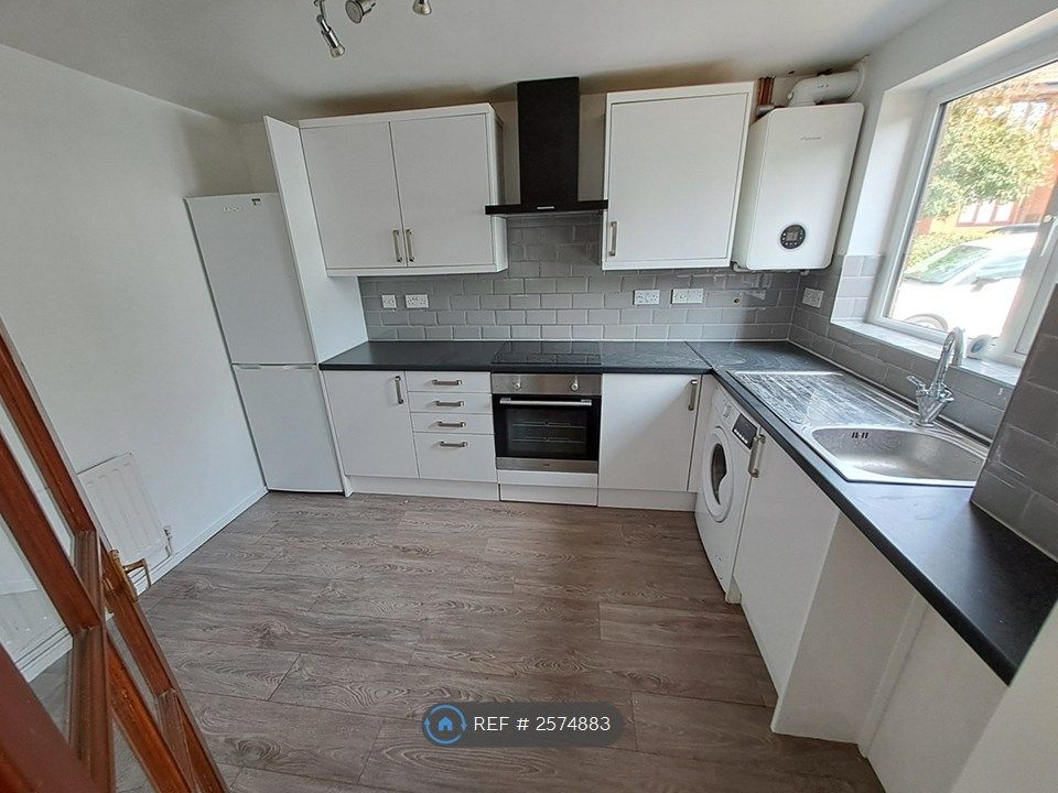 Property photo 2 of 23