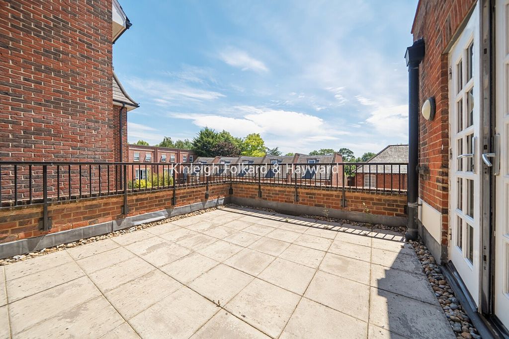 Property photo 3 of 18 Picture No. 02