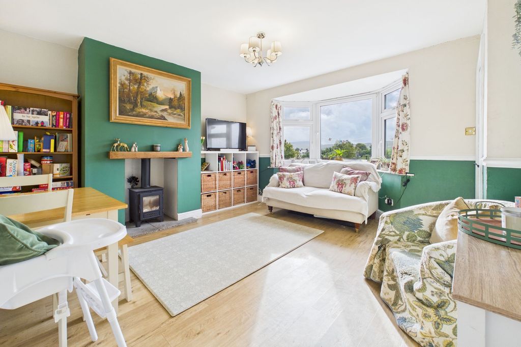 Property photo 2 of 21