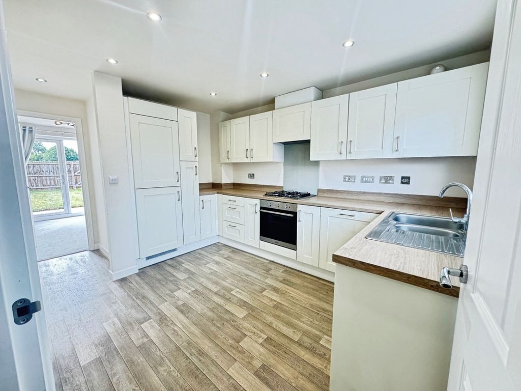 Property photo 2 of 17 4344116