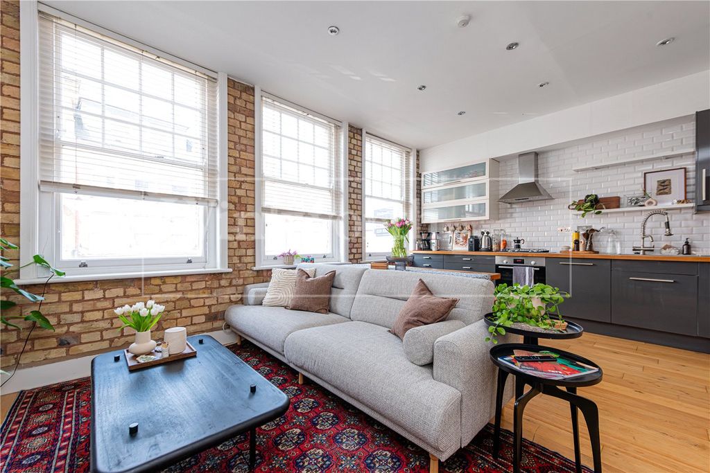 Property photo 3 of 7 Picture No. 17