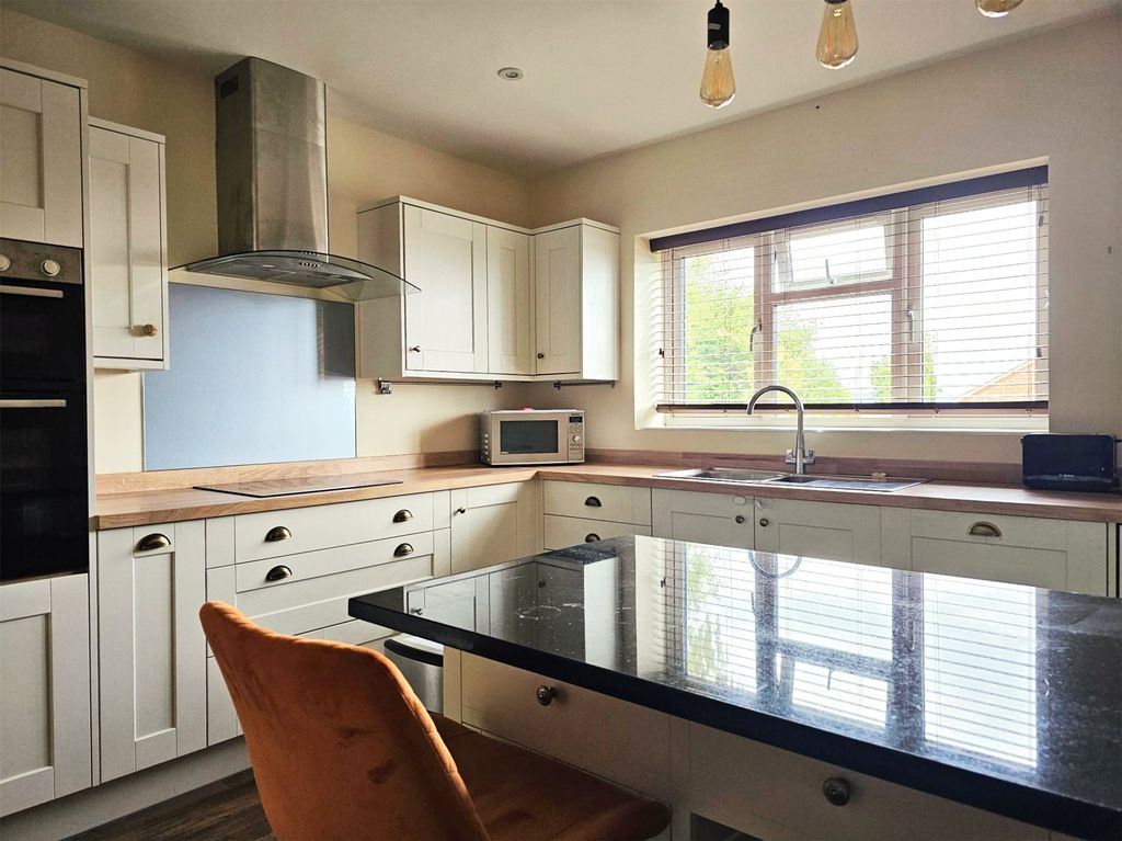 Property photo 3 of 15 Kitchen