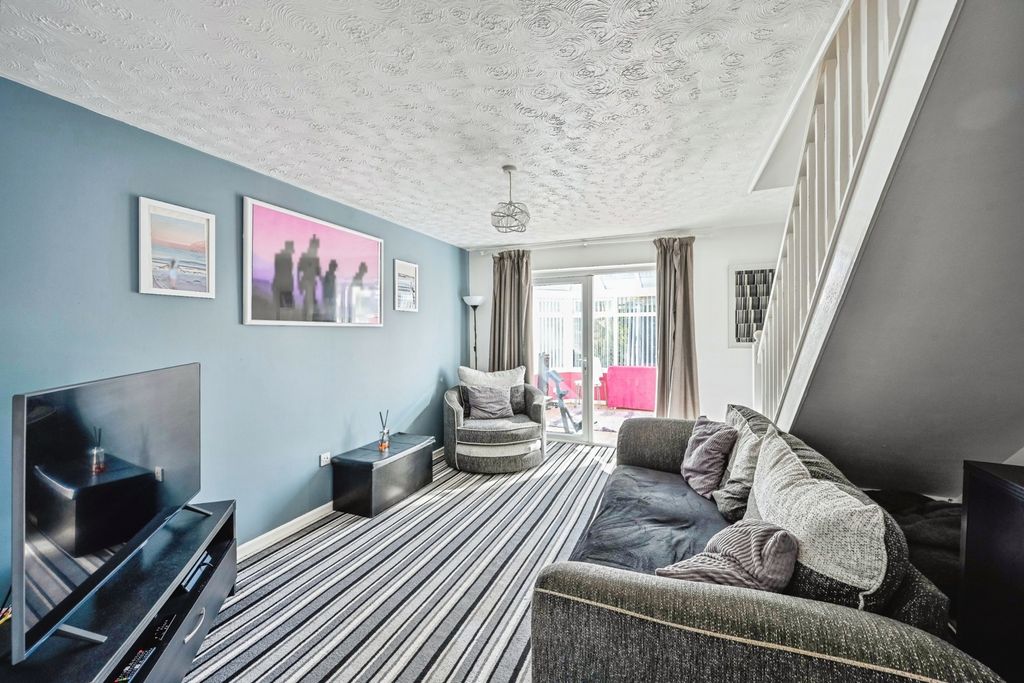 Property photo 3 of 17 Photo